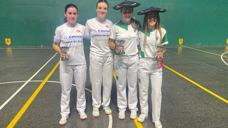 Emaitza gazi-gozoak gomazko paletako binakakoan