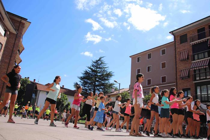 Zumba klase herrikoia Santio 24 1658941186959