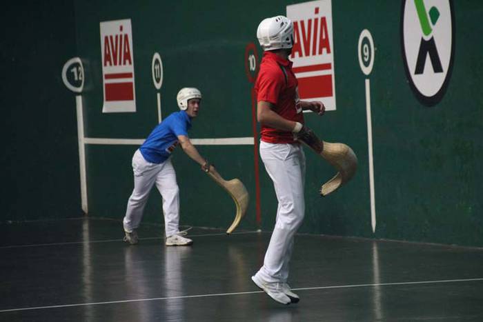 ZESTA PUNTA ELOLAREN OROIMEN 32 1512735450984