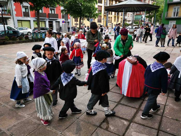 Irura, dantzari txiki eguna 1 1557575346452