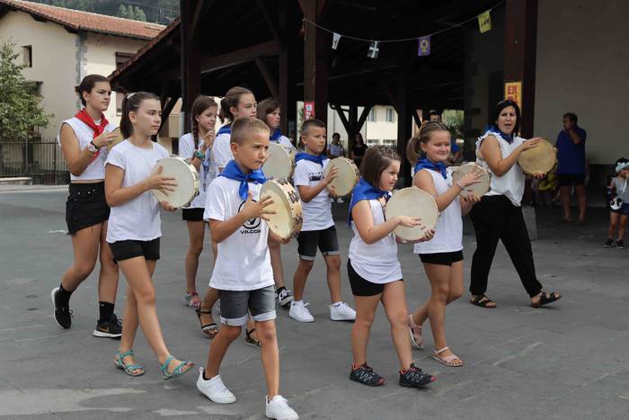 Kalejiraren atzetik eta buru 7 1660214349100