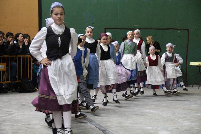 Dantzari txiki eguna anoetan 21 1463914946778