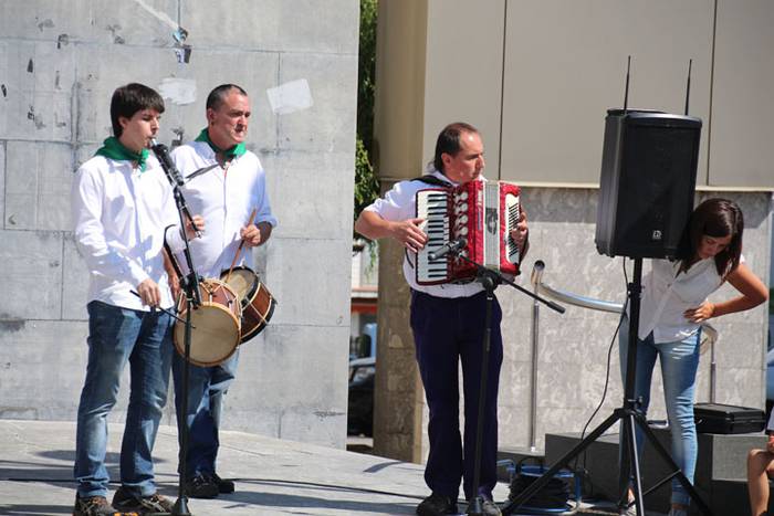 Axeriak dantzan Adunan 25 1471260820766