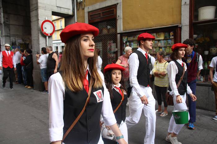 Lizarrez apaindutako kaleeta 192 1498480867523