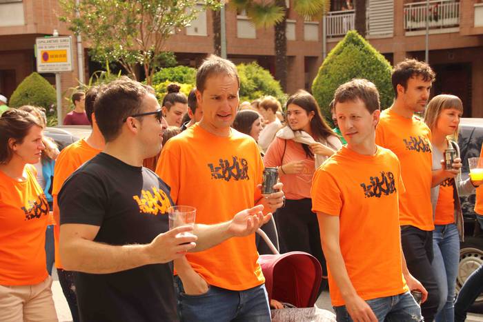 Kalean gora eta behera, kuad 40 1564506811399