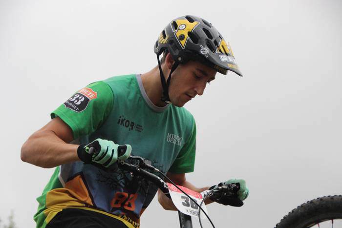 Erakustaldi batekin hasi dir 22 1496515056753