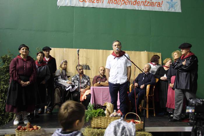 Euskal Jaia ospatzen ari dir 4 1539523936680