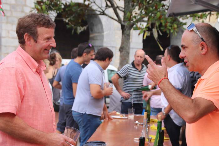 Txakolina eta sardinak, fest 8 1536498187537