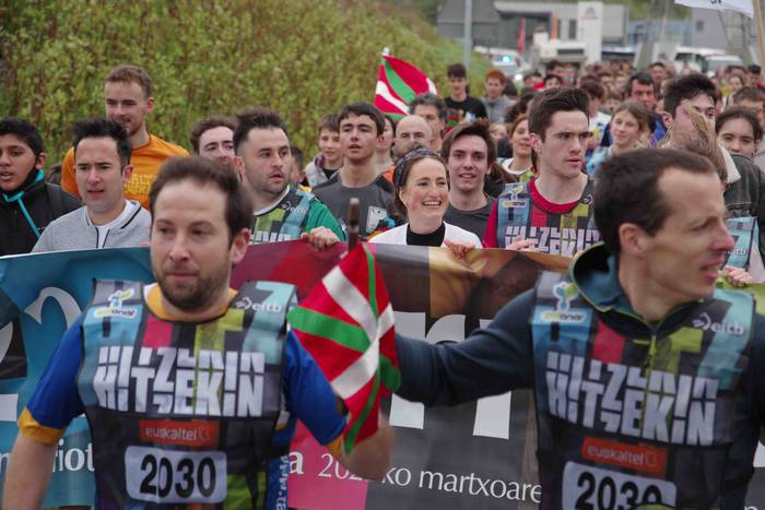 korrika, furgonetatik, Anoet 63 1649421148179