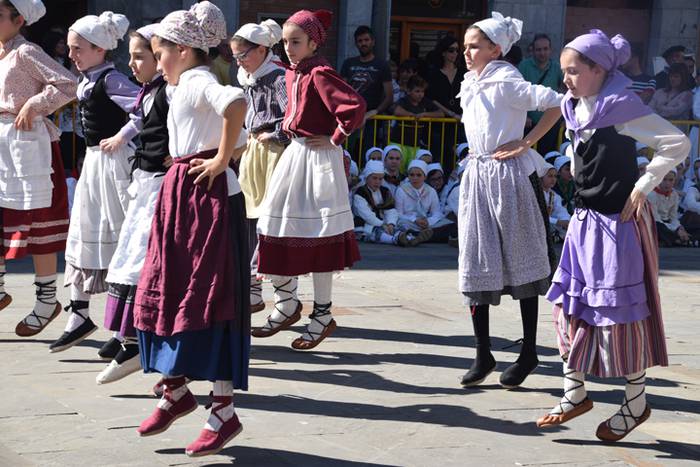 Dantzari txikiak, goizeko pr 79 1491666868558