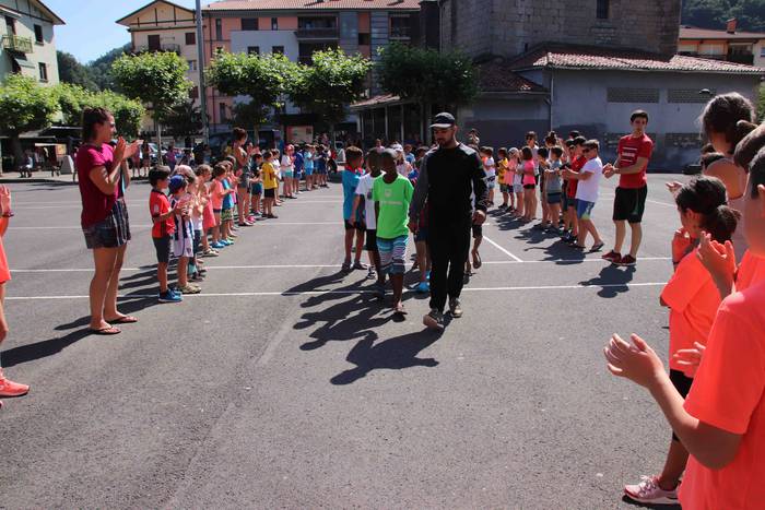 Saharako haurrei harrera egi 13 1530543997794