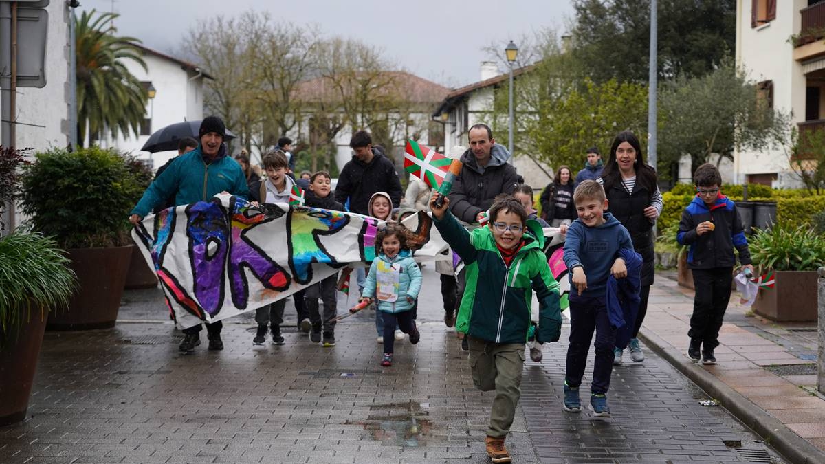 Korrika Txikia egin dute Altzon