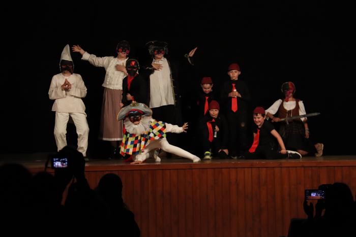 Positiboki baloratu dute Oinarria Antzerki Topaketa