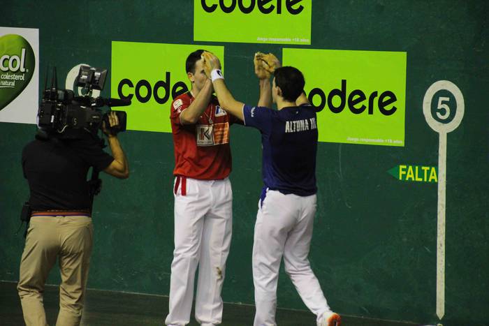 Bi maisu handi, katedralean 43 1571600531136