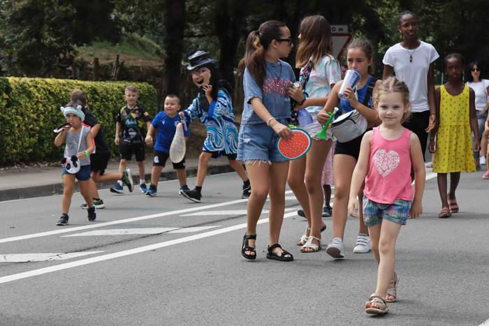 Kalejiraren atzetik eta buru 25 1660214359366