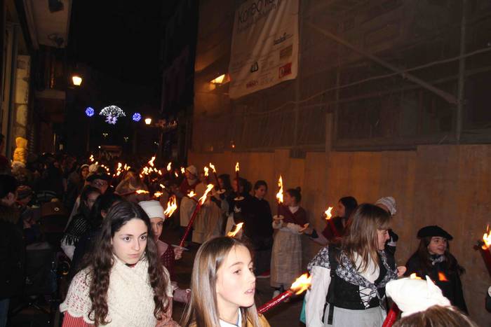 Errege magoen desfilea tolos 27 1546717638849