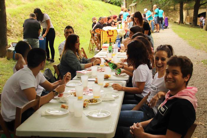 Kuadrillan bazkaltzea bezala 56 1564494492637