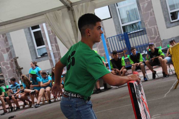 Lotsak ez du lekurik salontz 16 1565373542968