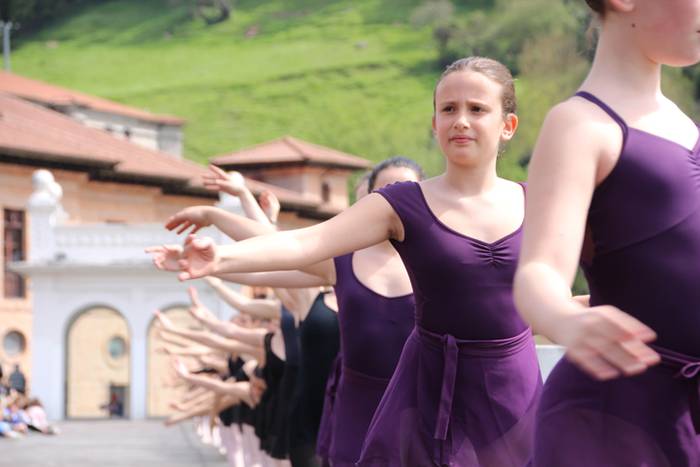 Barandari helduta dantzan 6 1523801269315