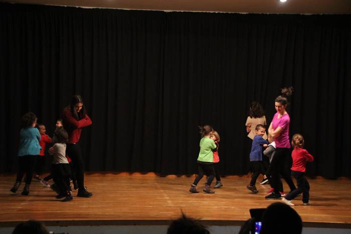 Sutarri haurren dantza taile 2 1521831034892