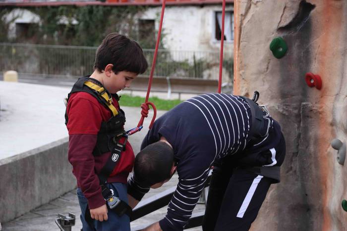 Gau Krosaren aurretik umeak protagonista 45 1544893322609