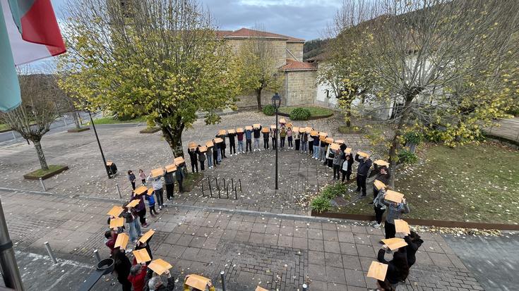 O hizkia osatu dute Leaburu-Txaraman