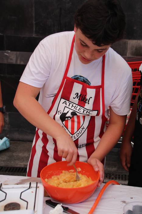 Gazteen festa egarriak ez du etenik 27 1472122595268