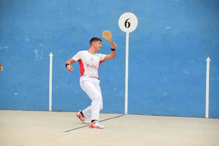 Txapelak jantzi dituzte 52.  13 1627714816817