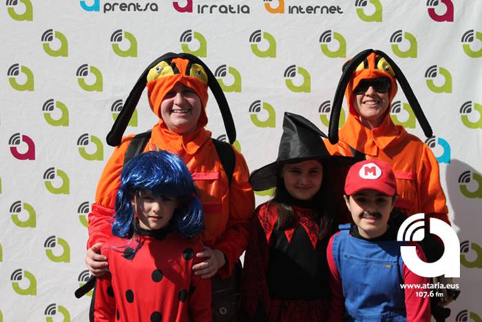 Photocoll-ean jartzeak saria 50 1488130156136