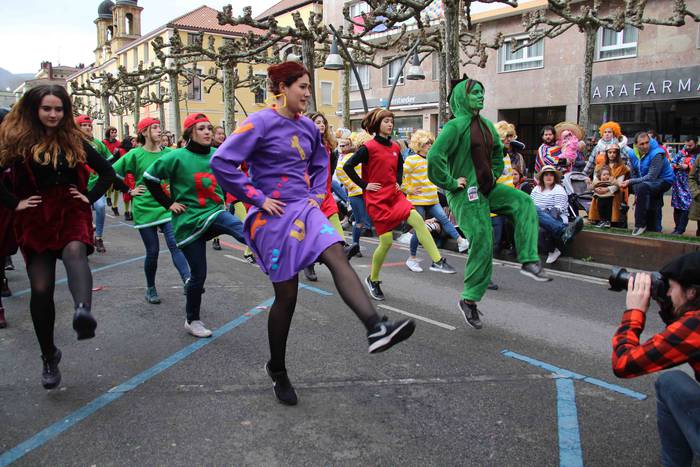 Veneziatik Jamaikaraino, Aut 44 1551717726707