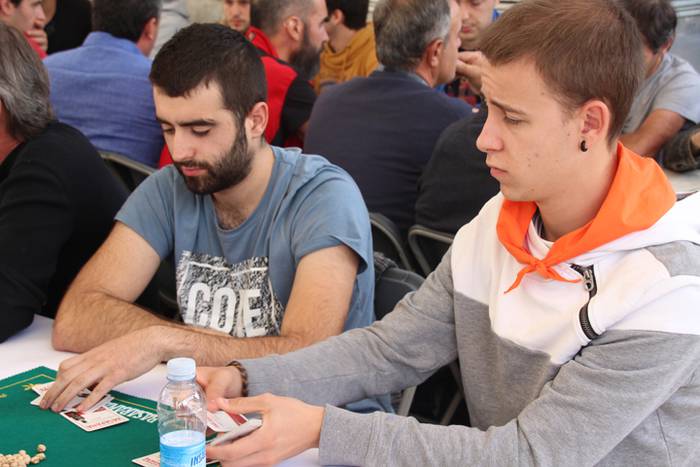 Erraldoiak, buruhandiak eta  9 1505067807286