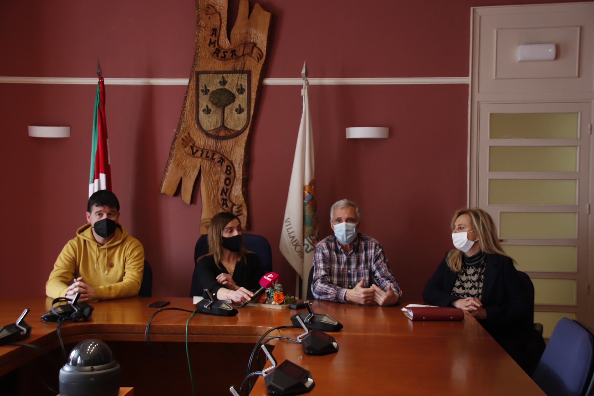 Alkateek utzikeriaz jokatzea egotzi diote Osasun Sailari
