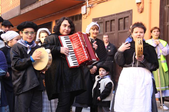 Gabon eskea eta olentzero 2015 30 1450964176166