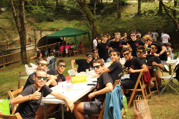 Kuadrillan bazkaltzea bezala 42 1564494483226