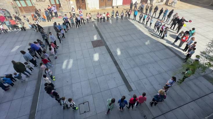 Korrikaren abestiari koreografia jarri diote