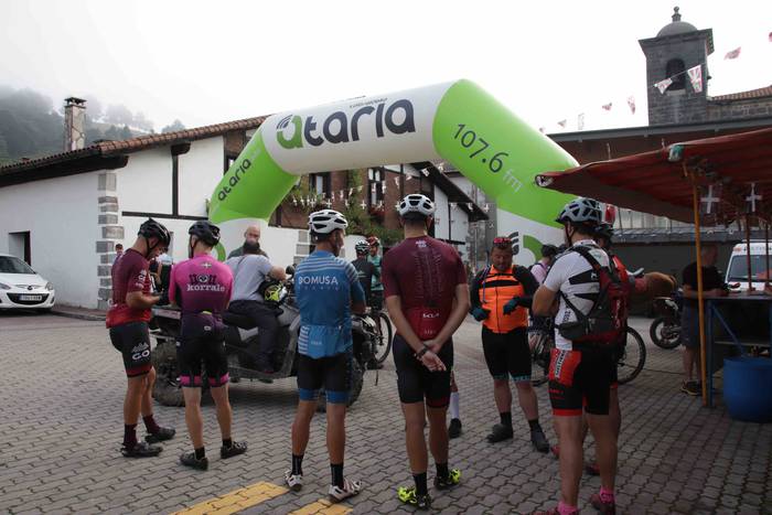 Mendi bizikleta lasterketare 5 1660377589213