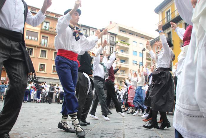 Udaberri Dantza Dezagun Tolo 144 1504963911245