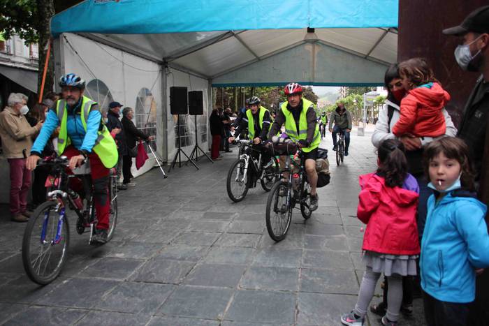 Pentsio duinak eskatuz eskua 22 1621879378971