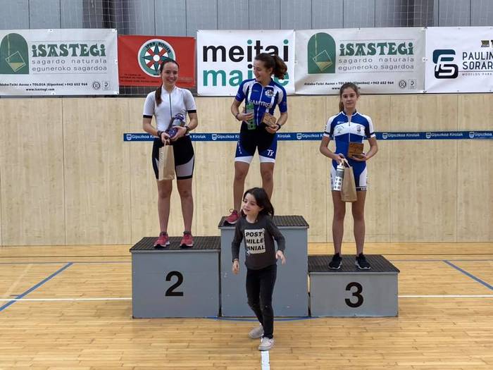 V. Irristaka Indoor Saria 17 1577393174561