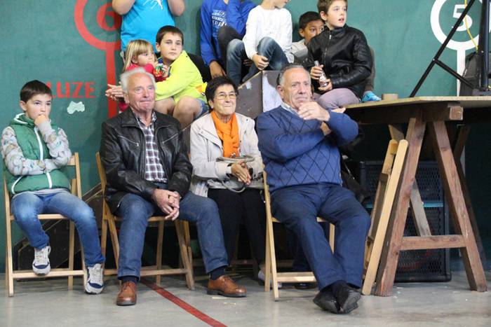 Erakustaldiz betetako arrats 64 1507490290779