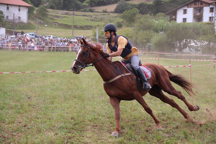 Zaldiak lasterka, gazteak desafioan 90 1472407172859