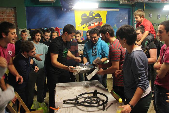 Anoetako Gaztetxea Urtemuga Eguna  9 1462649177476