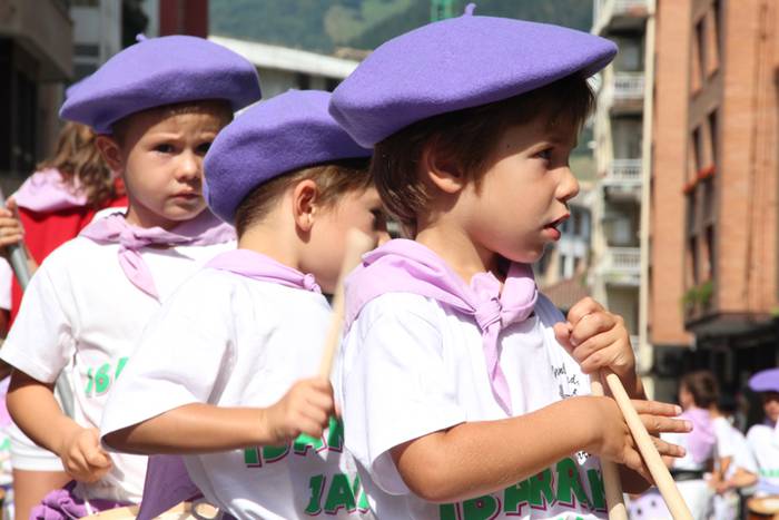 Danborra eta piparra, festar 6 1503577595362