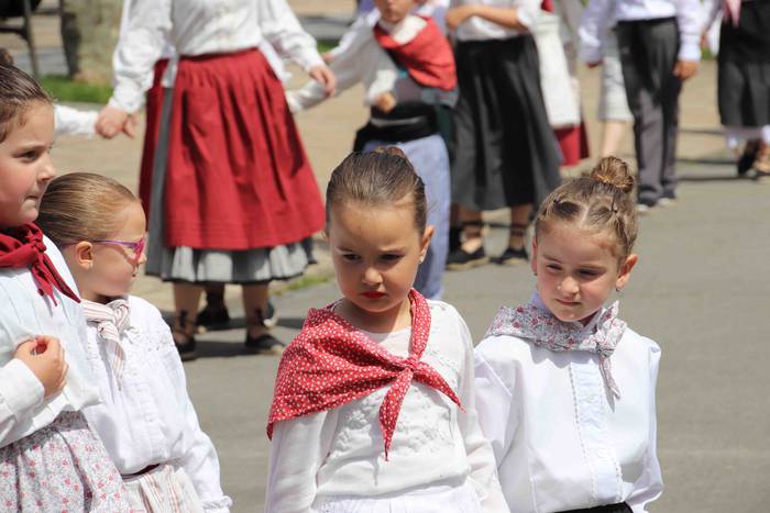 Dantzan ospatu dute Sutarrir 39 1557663378763