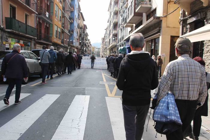 Martxoak 8 bezpera, oneka, p 25 1646657278026