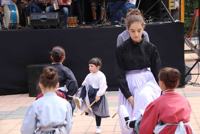 Euskal dantzek harrobia dute 45 1567950060979