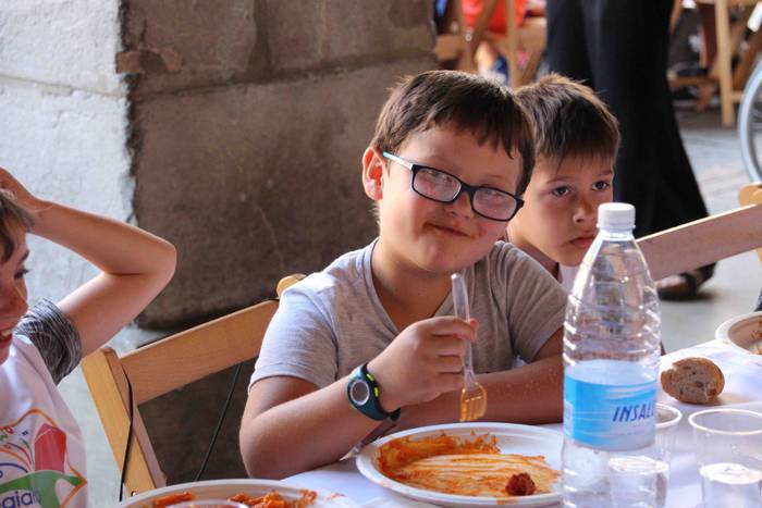 Tripa beteta, dantzan pasa d 14 1563205320397