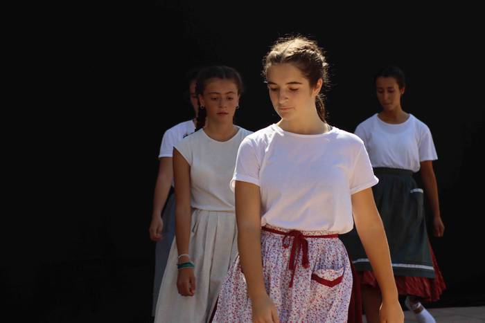 Dantzan igaro dute goiza Liz 47 1630841485670