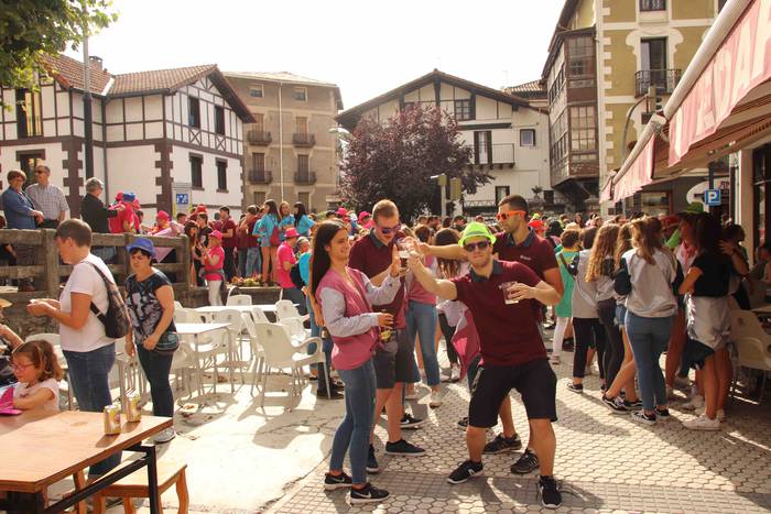 Kalean gora eta behera, kuad 78 1564506836520