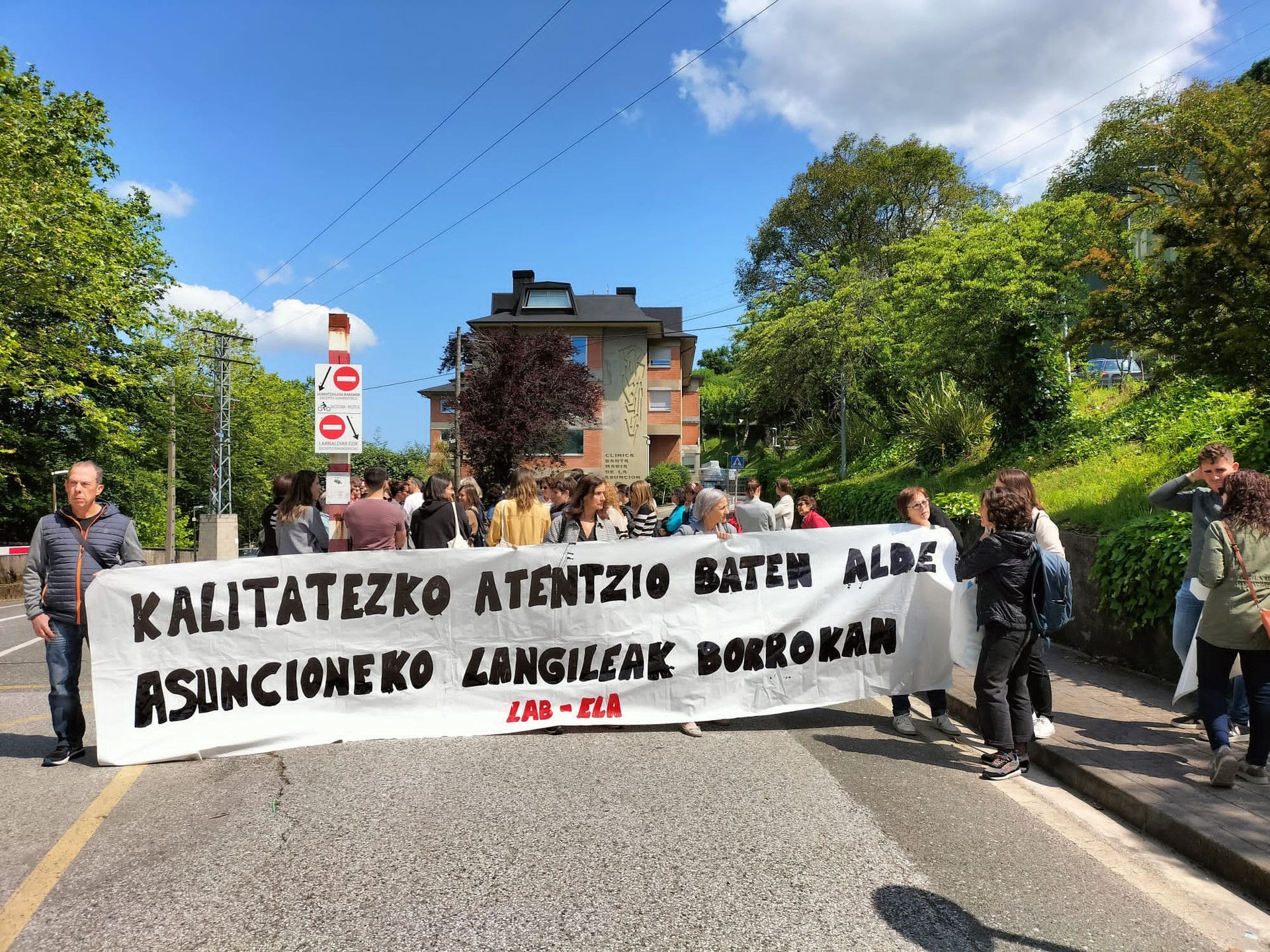 Asuncion Klinikako langileei ezarritako zerbitzu minimoak gehigizkotzat jo ditu epaileak